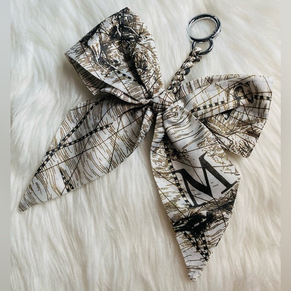 Scarf bow tie handbag charm - Picture 2 of 2